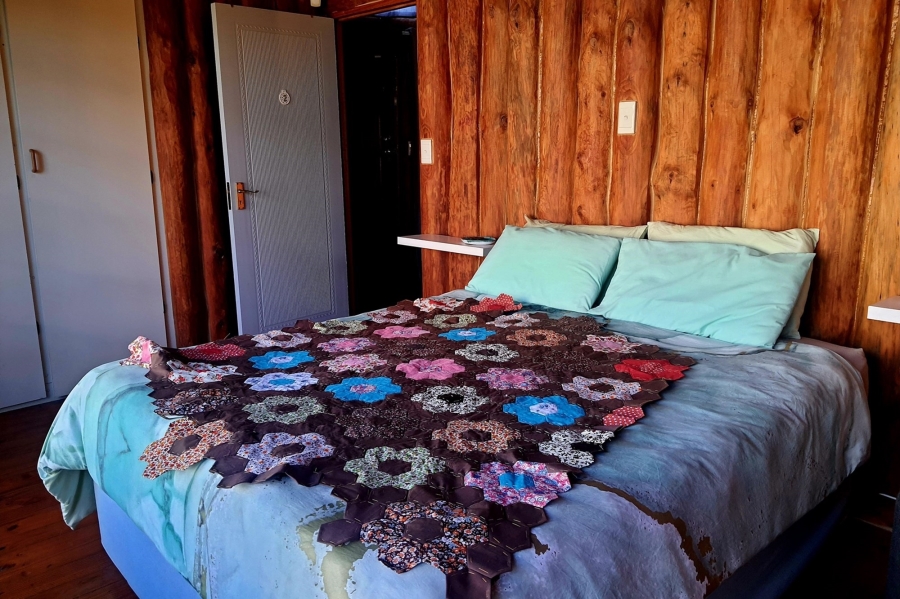 3 Bedroom Property for Sale in Boggomsbaai Western Cape